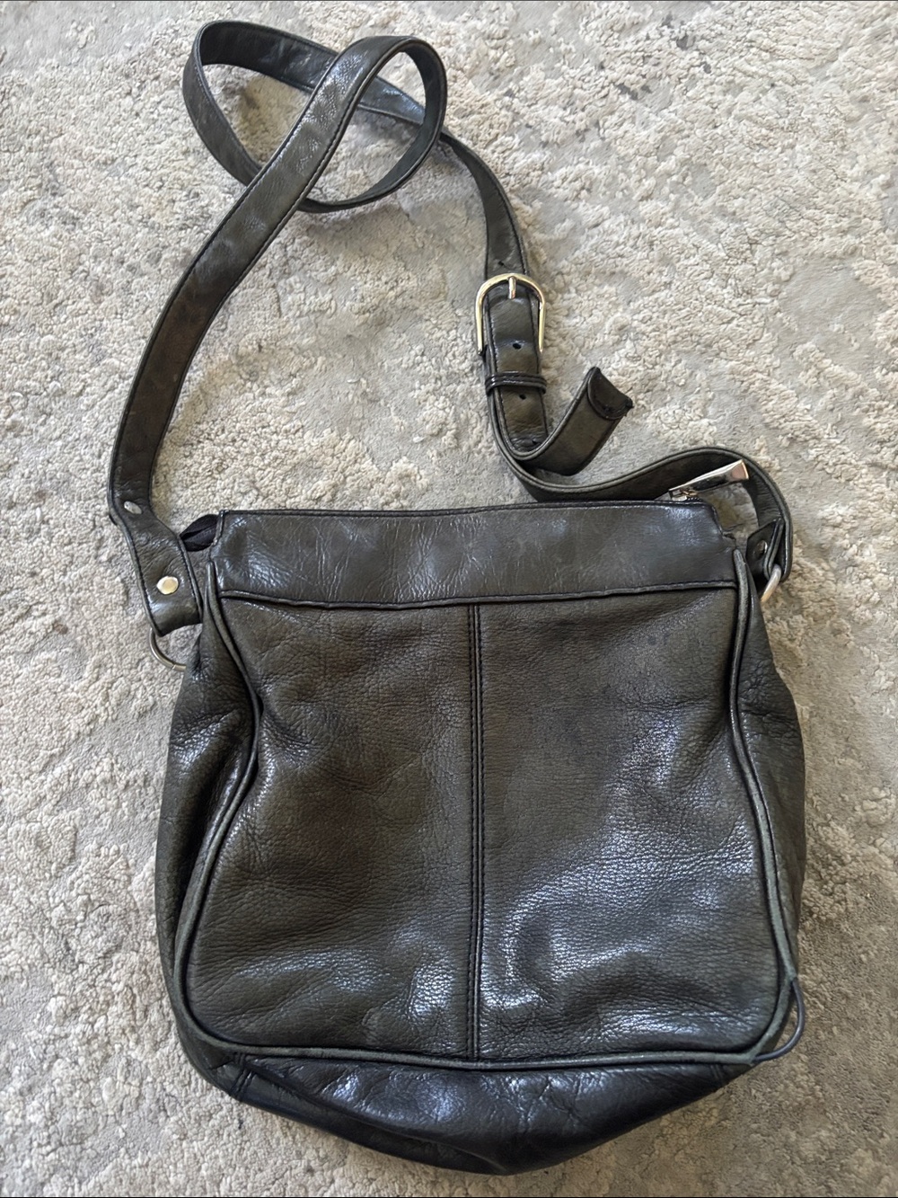 Wilsons Leather Olive-Tone Leather Crossbody Bag - Picture 3 of 4